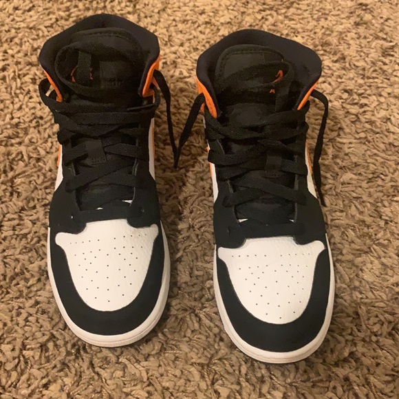 Air Jordan 1 Mid Shattered Blackboard GS - Picture 3 of 8